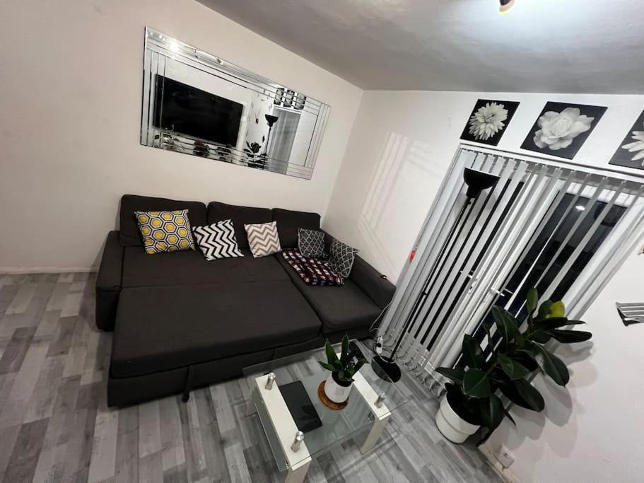 1-Bed Flat With Fast Wi-Fi In Prime Location 15Mins From Central London Exterior foto