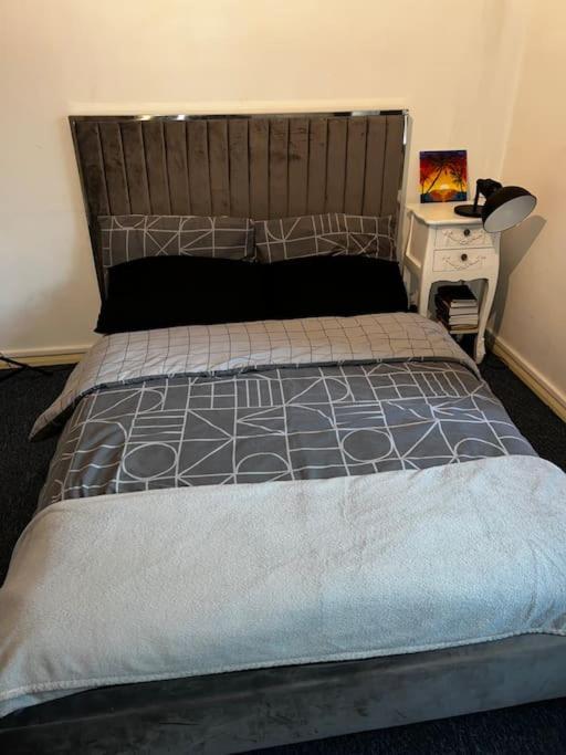 1-Bed Flat With Fast Wi-Fi In Prime Location 15Mins From Central London Exterior foto
