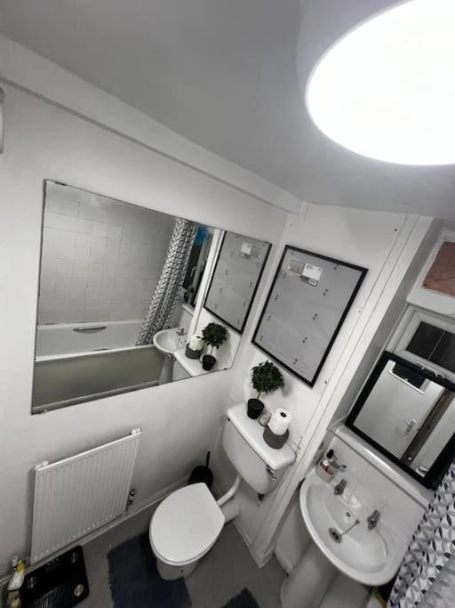 1-Bed Flat With Fast Wi-Fi In Prime Location 15Mins From Central London Exterior foto