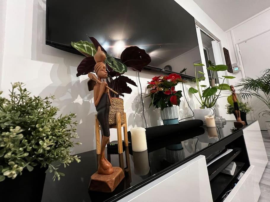 1-Bed Flat With Fast Wi-Fi In Prime Location 15Mins From Central London Exterior foto
